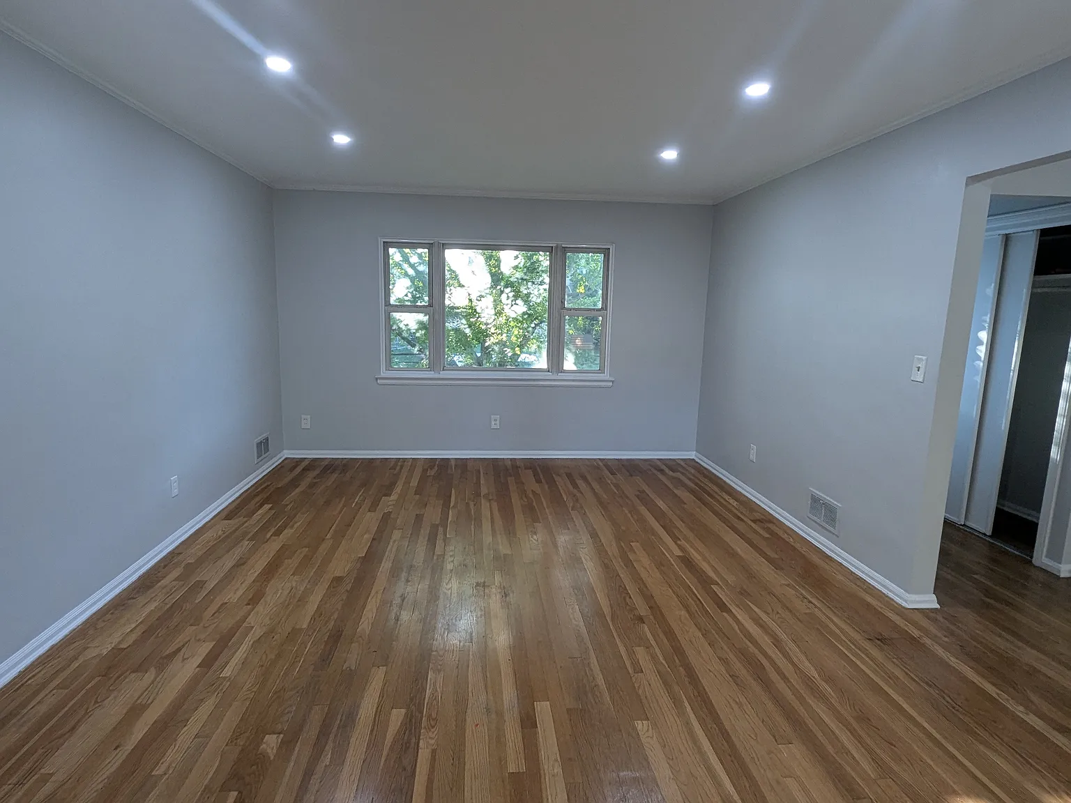 3 bed, 1676 sqft, $4,000 — Photo 2