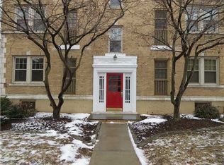 18 Robin Rd APT 6, West Hartford, CT 06119