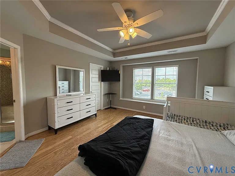 8049 Ellendale Dr — Photo 19