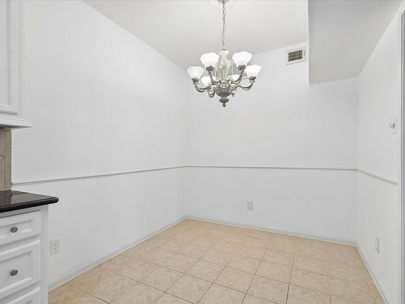 4th image of 2100 Tanglewilde St APT 538
