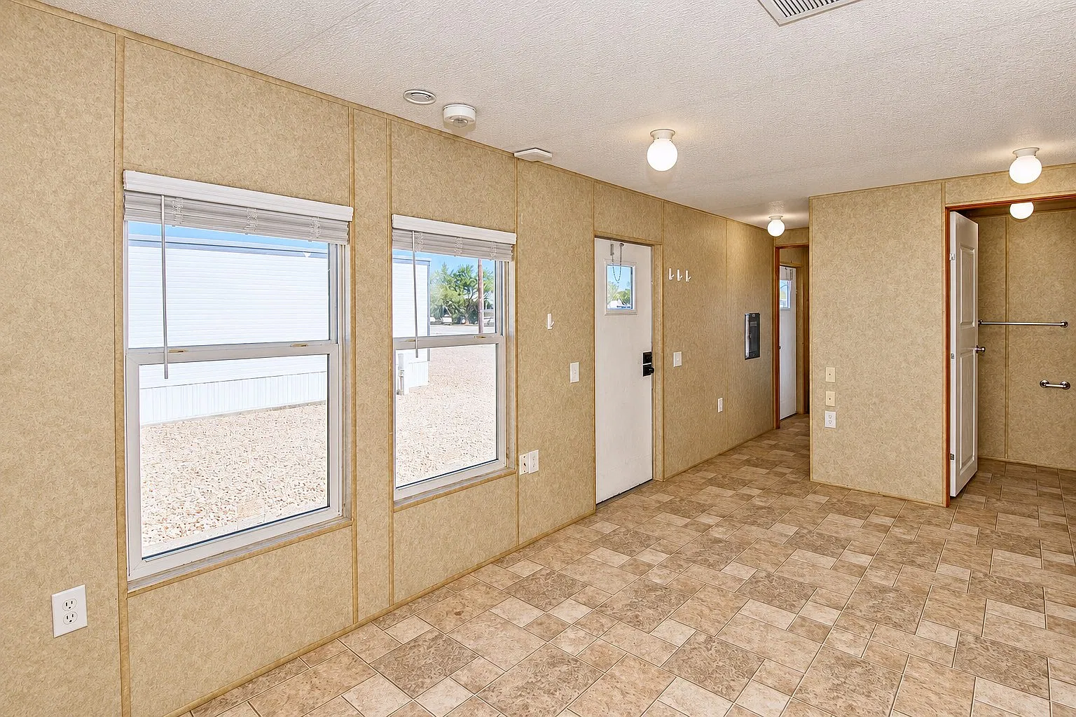 2 bed, $1,595 — Photo 4