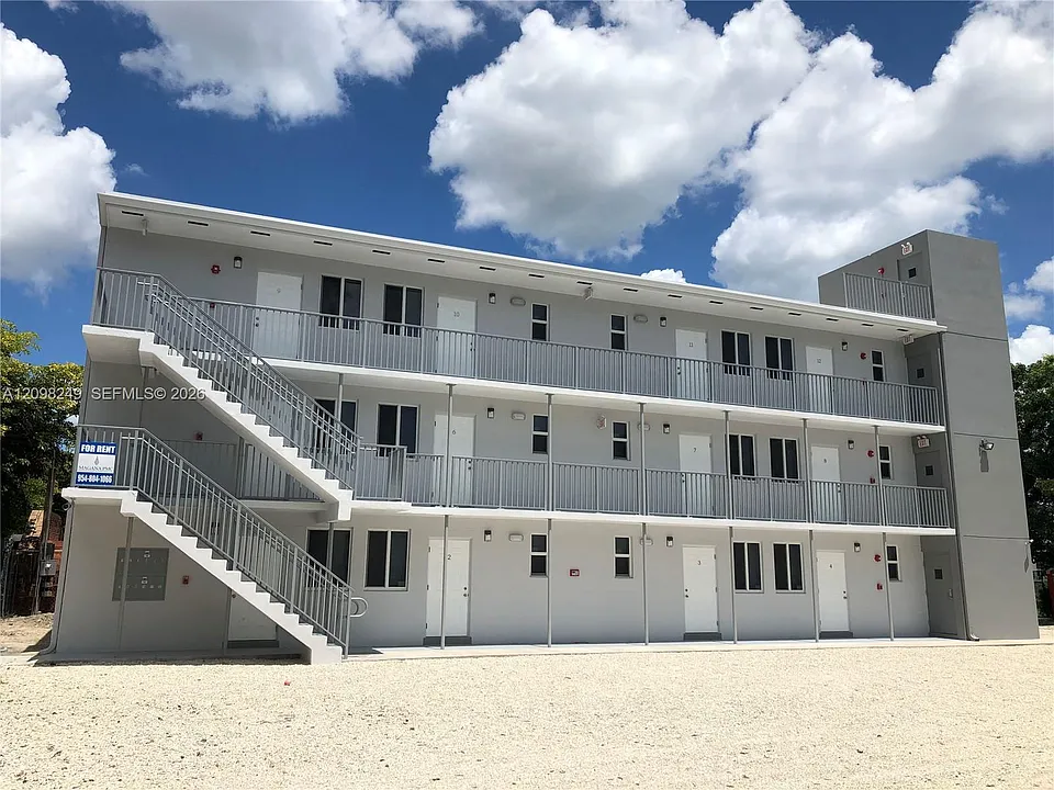 1737 NW 3rd Ave #10