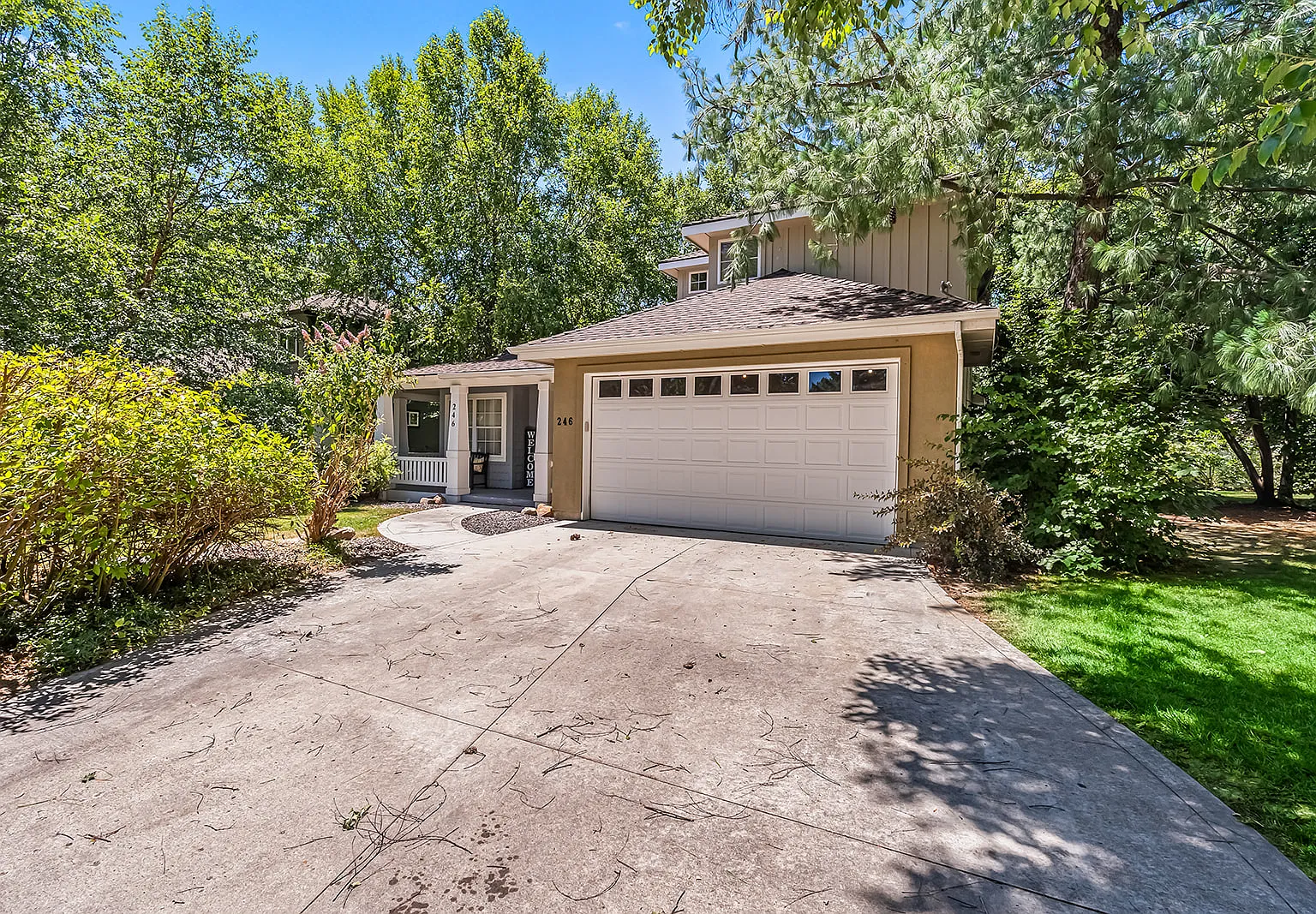 4 bed, 2.5 bath, 2125 sqft, $8,000 — Photo 4