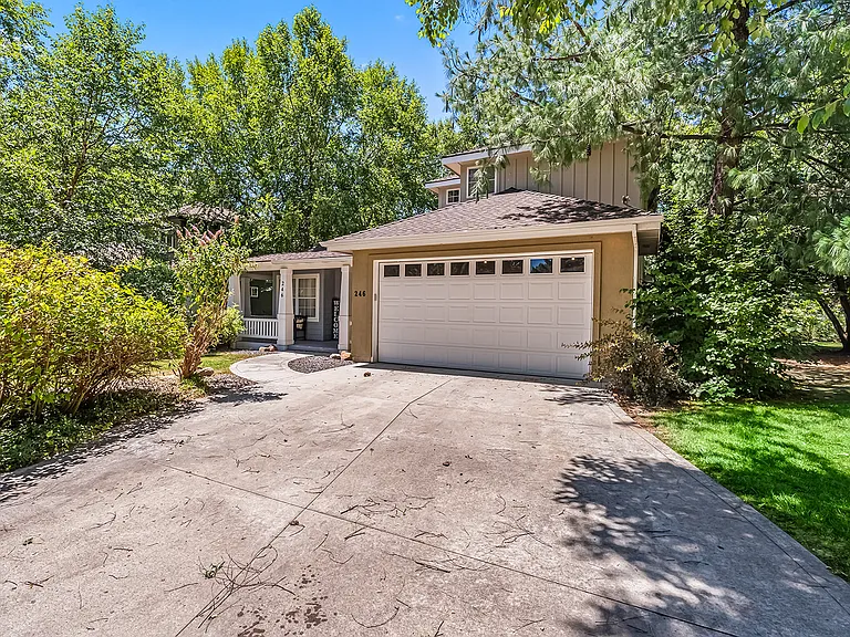 246 W Colchester Dr — Photo 4