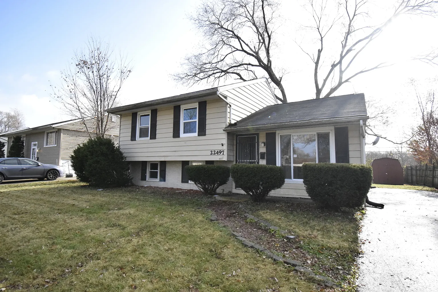 22497 Yates Ave photo 1