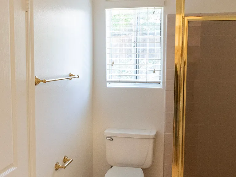 1044 E Manhattan Ave — Photo 22