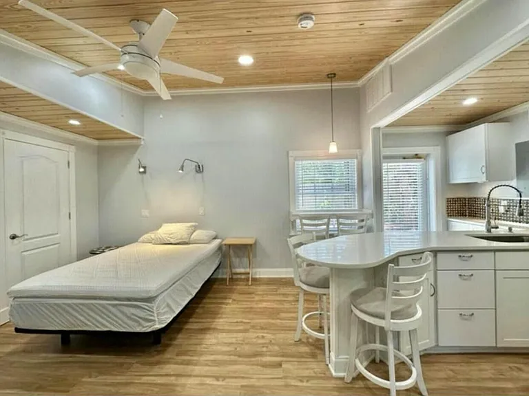698 Forsyth St #2 — Photo 8