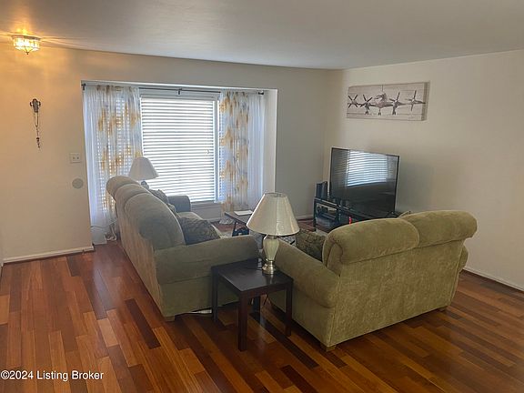 3rd image of 1936 Goldsmith Ln APT 3