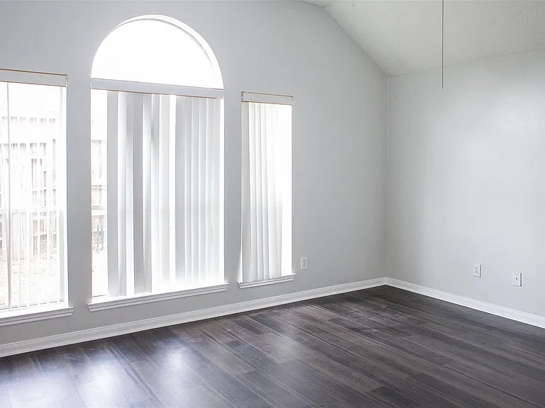 6223 Newbury Dr — Photo 16
