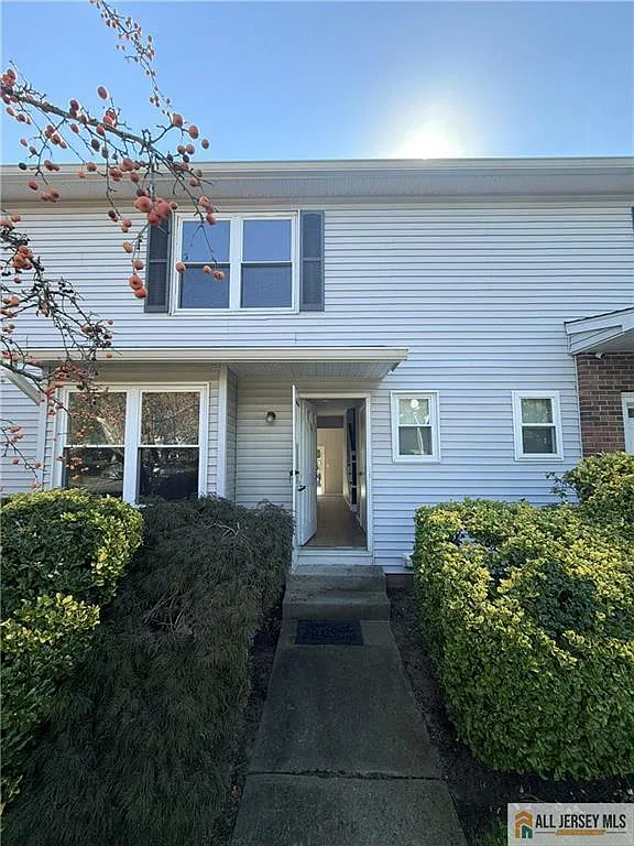 2 bed, 1.5 bath, $2,800 — Photo 2
