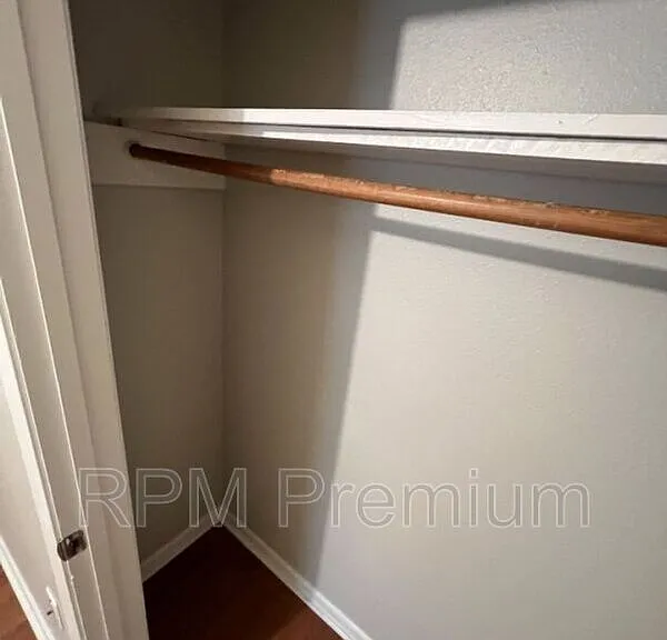 4133 Lee St #17 — Photo 12