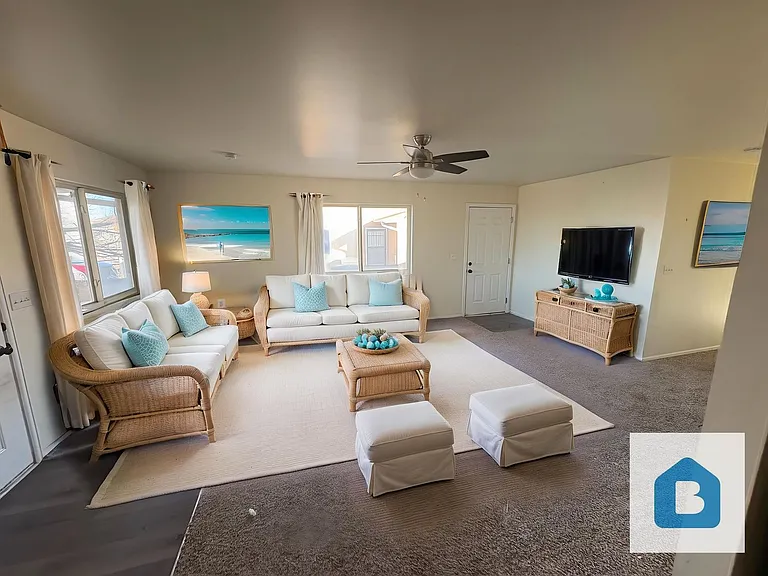 636 E Clarion Dr #B — Photo 1