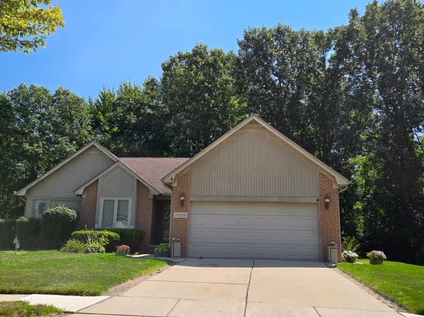 37268 Tara Dr, New Baltimore, MI 48047