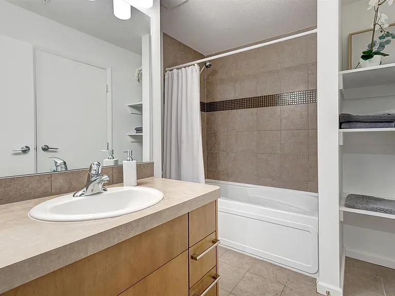 210 15th Ave SE #1302 — Photo 21