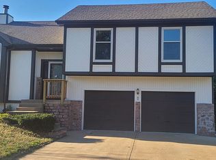 12110 W 48th St, Shawnee, KS 66216