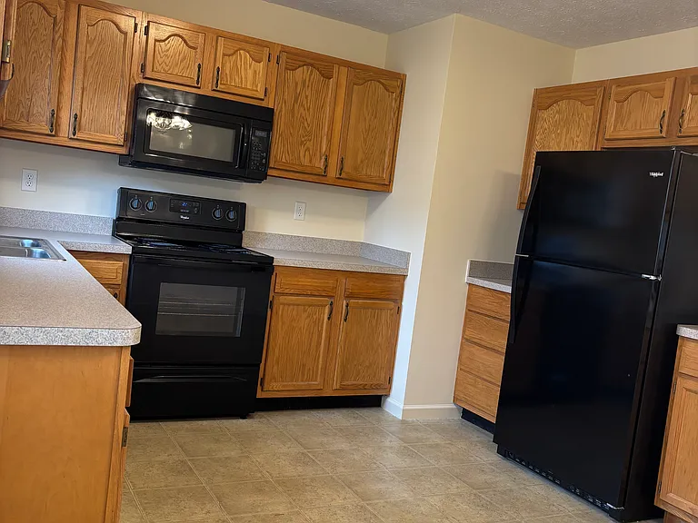 18 Colossians Ct — Photo 3