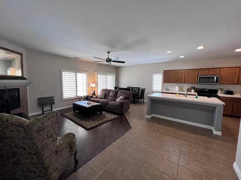 8533 Rockies Ave — Photo 3