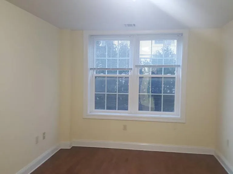 41 Broadway #104 — Photo 7