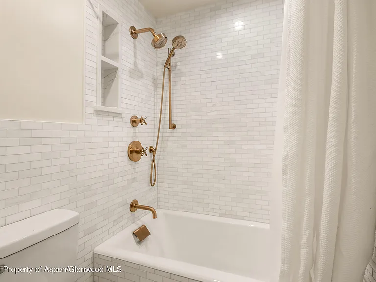 1036 Red Mountain Rd — Photo 15