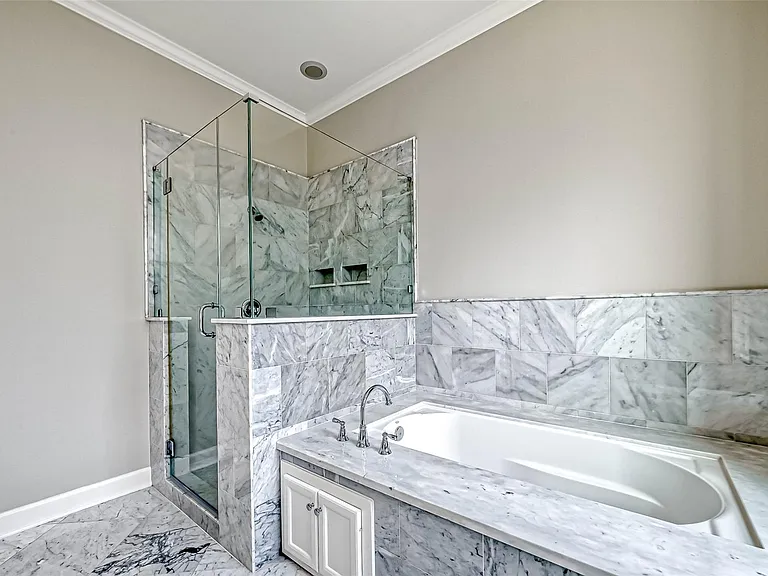 2113 Bidwell Dr — Photo 32