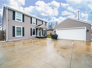 5541 E Lake Rd, Sheffield Lake, OH 44054