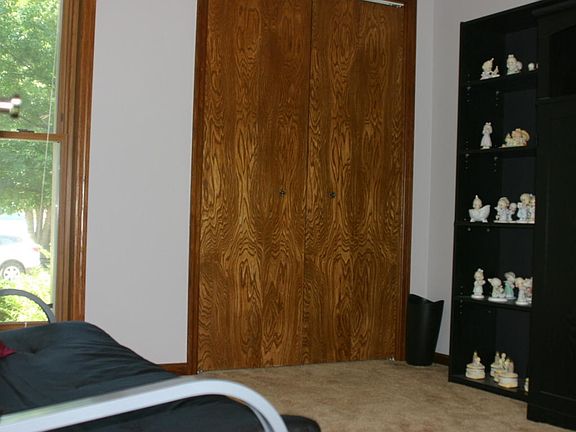 5th image of 2713 Center Lake Dr