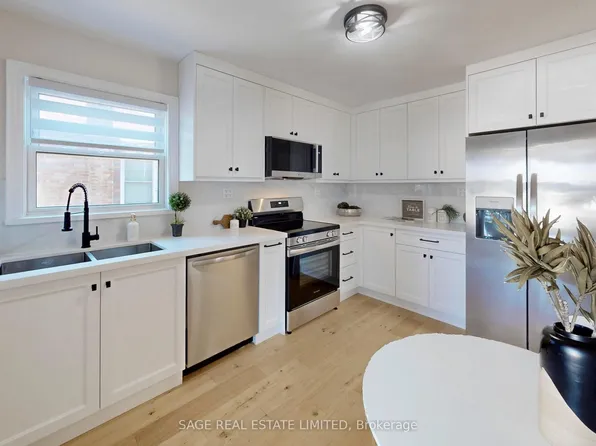 8 Lombardy Cres, Toronto, ON M1K 4N8