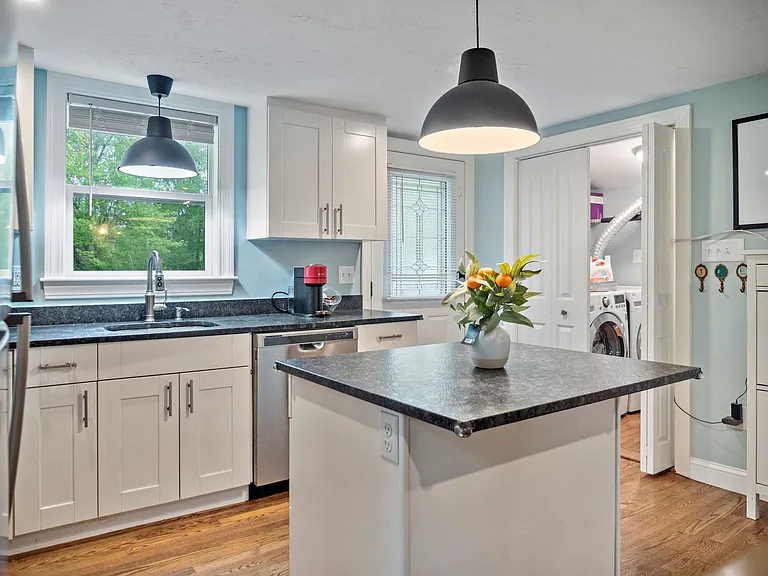 36 Brackett Rd — Photo 4