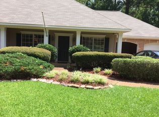 402 Treeline Dr, Brandon, MS 39042