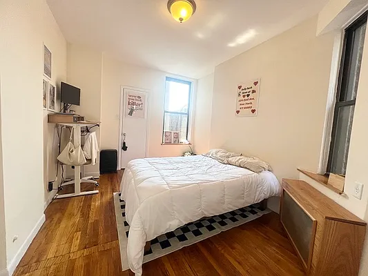 Rented by City Connections Realty | media 18