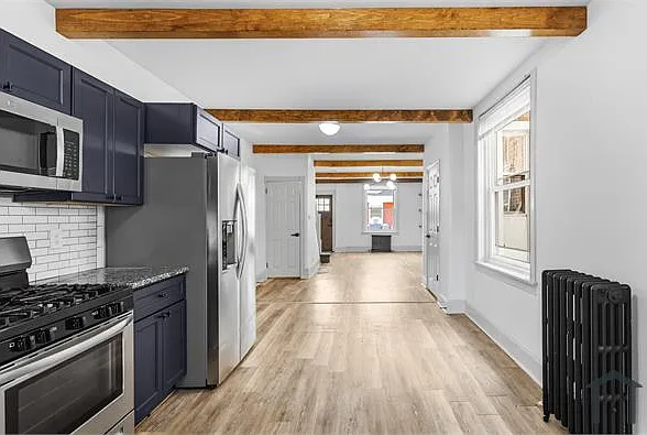 3 bed, $1,100 — Photo 3
