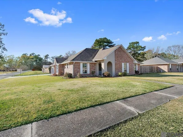 911 Maywood Dr, Denham Springs, LA 70726