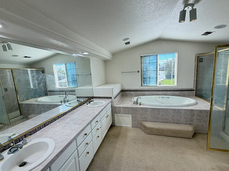 5767 Glenstone Dr — Photo 8