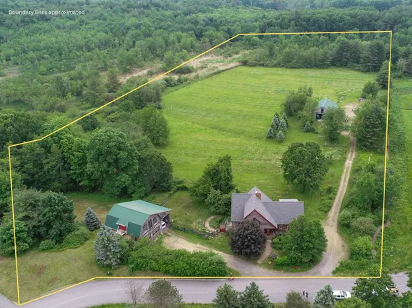 5 Hillcrest Drive, Stratham, NH 03885