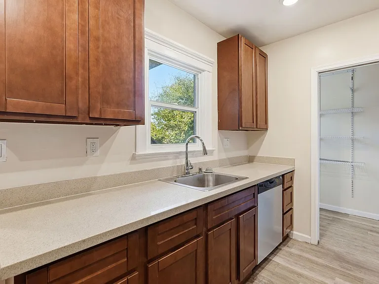 2533-2535 Filbert St — Photo 38