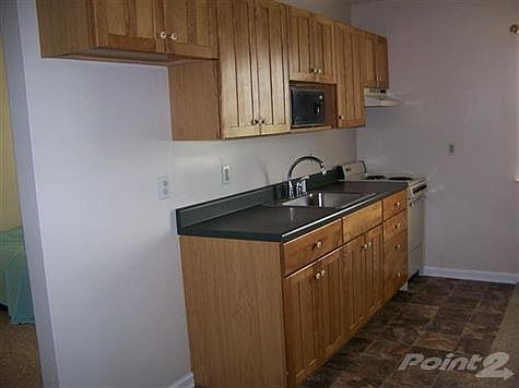 A PART of MAIN Level has a Private Entry, Kit/Din/LR, BDR w/large closet, & Full Bath - can be In-La