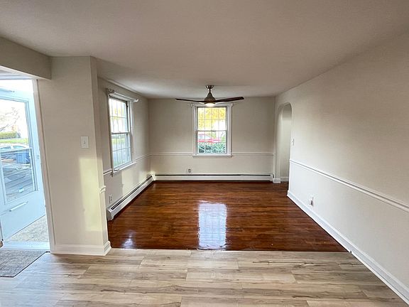 Eat-in area/dining area of Kitchen