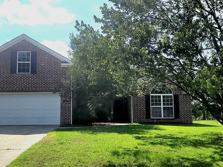 435 Creekside Cir — Photo 1