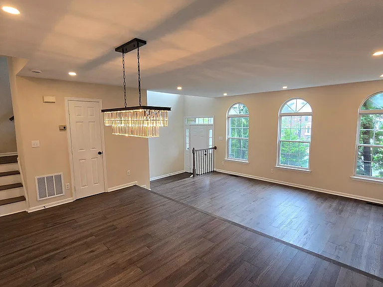 2919 Mainstone Dr — Photo 4