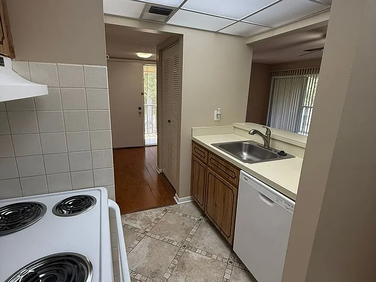 130 Jasmine Woods Ct #9D — Photo 43