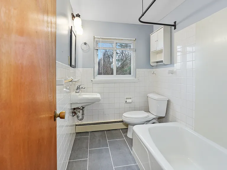 11 Brookwood Ln #24 — Photo 7