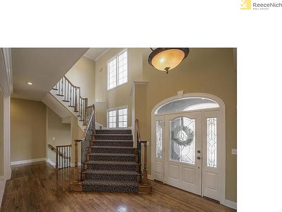 Dramatic entry with 2 story foyer