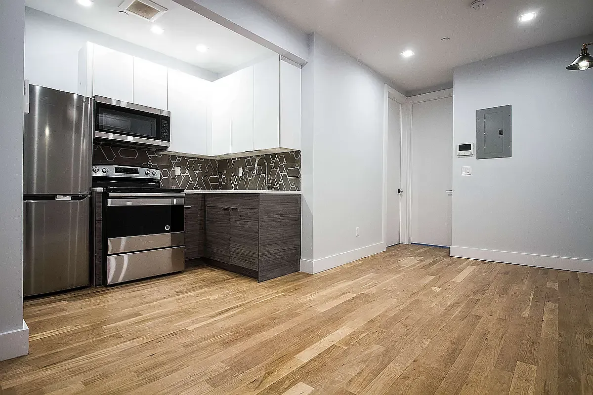 373 Howard Avenue — Photo 2