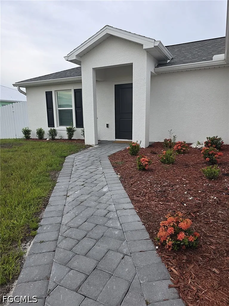3 bed, 2.0 bath, 1576 sqft, $1,995 — Photo 1