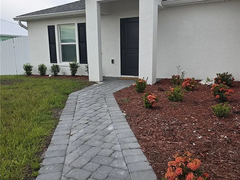 2809 NW 22nd Ave — Photo 1
