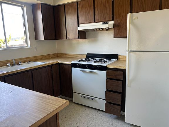 3rd image of 2846-2866 Campton Heights Dr #2864