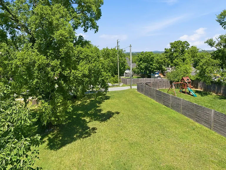 426 Patterson St — Photo 34