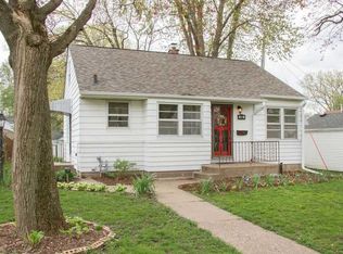 1302 29th Ave, Moline, IL 61265