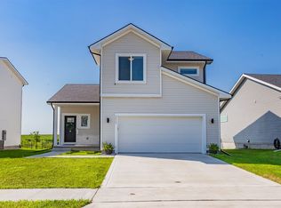 2412 Paine St NE, Bondurant, IA 50035