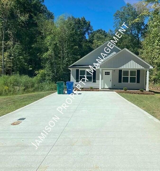 1st image of 807 New Castle Ct